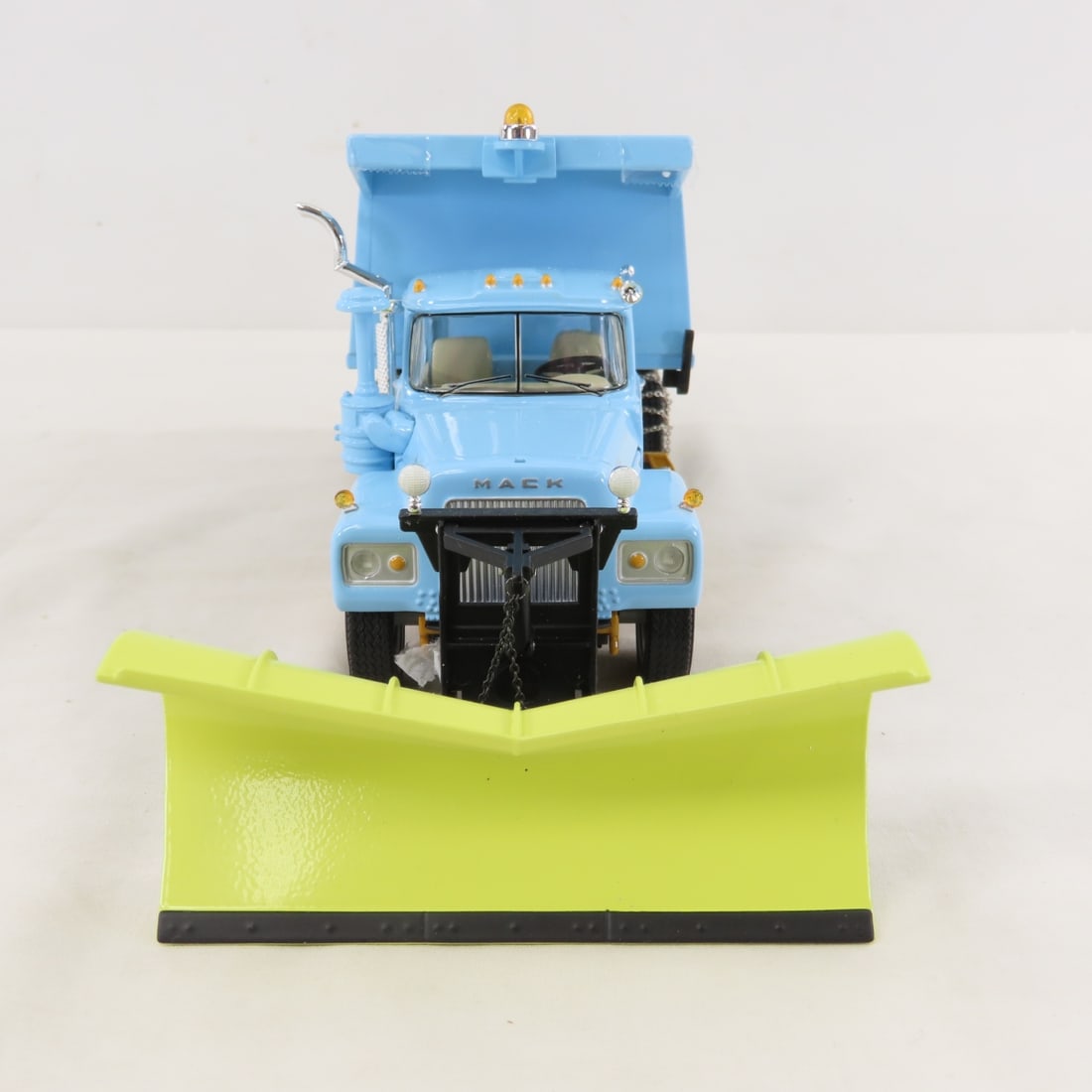 1st Gear 1:34 Chicago Mack R-Model Dump Truck/Plow - 8