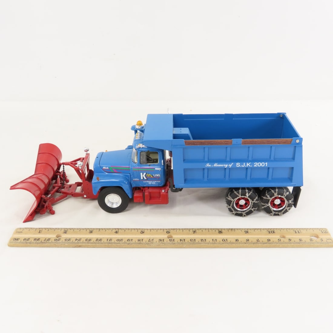 1st Gear 1:34 K-Line Mack R-Model Dump Truck/Plow - 2
