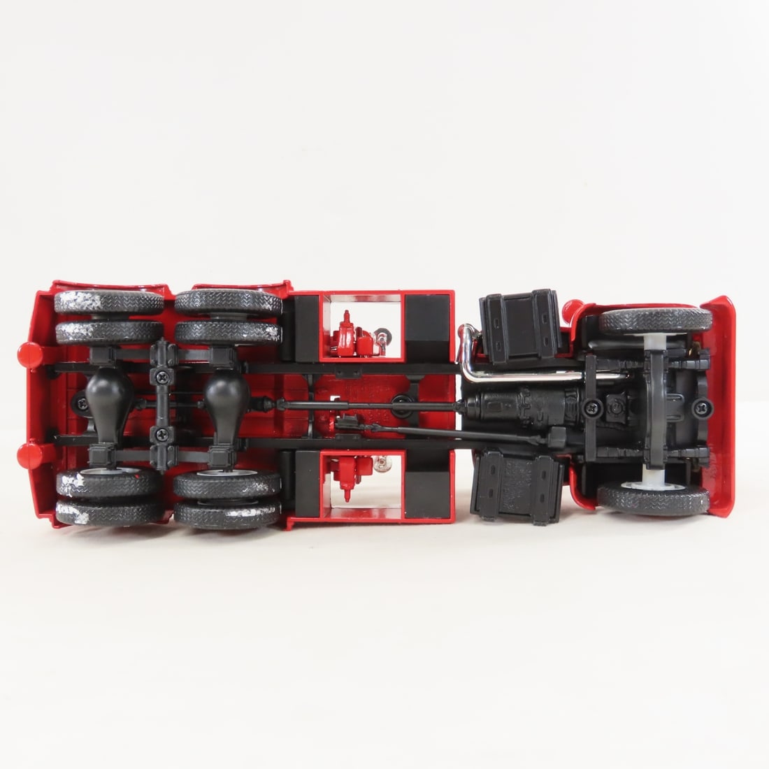 1st Gear 1:34 Chicago Fire Mack B61 Tow Truck - 10