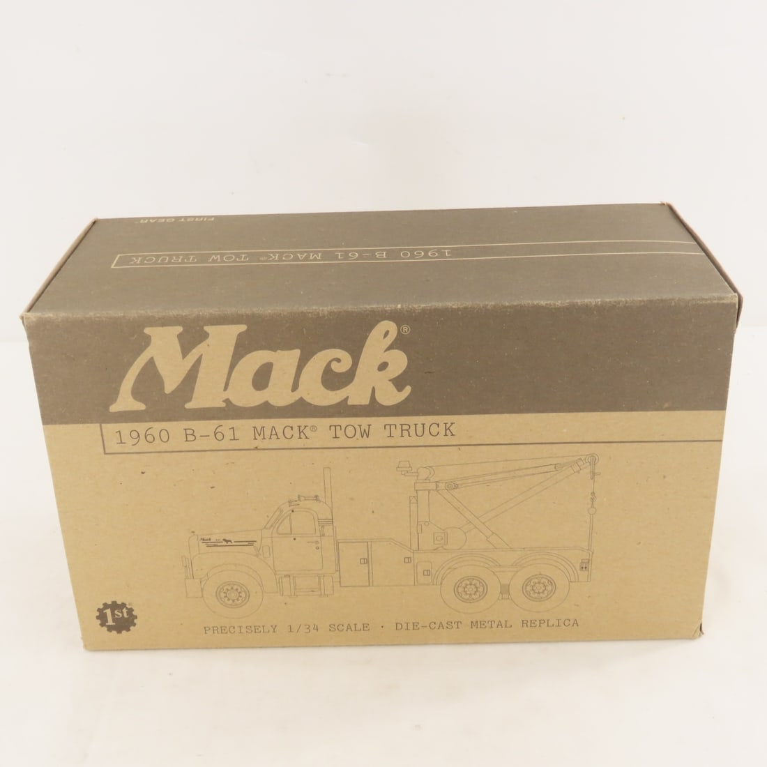 1st Gear 1:34 Chicago Fire Mack B61 Tow Truck - 14