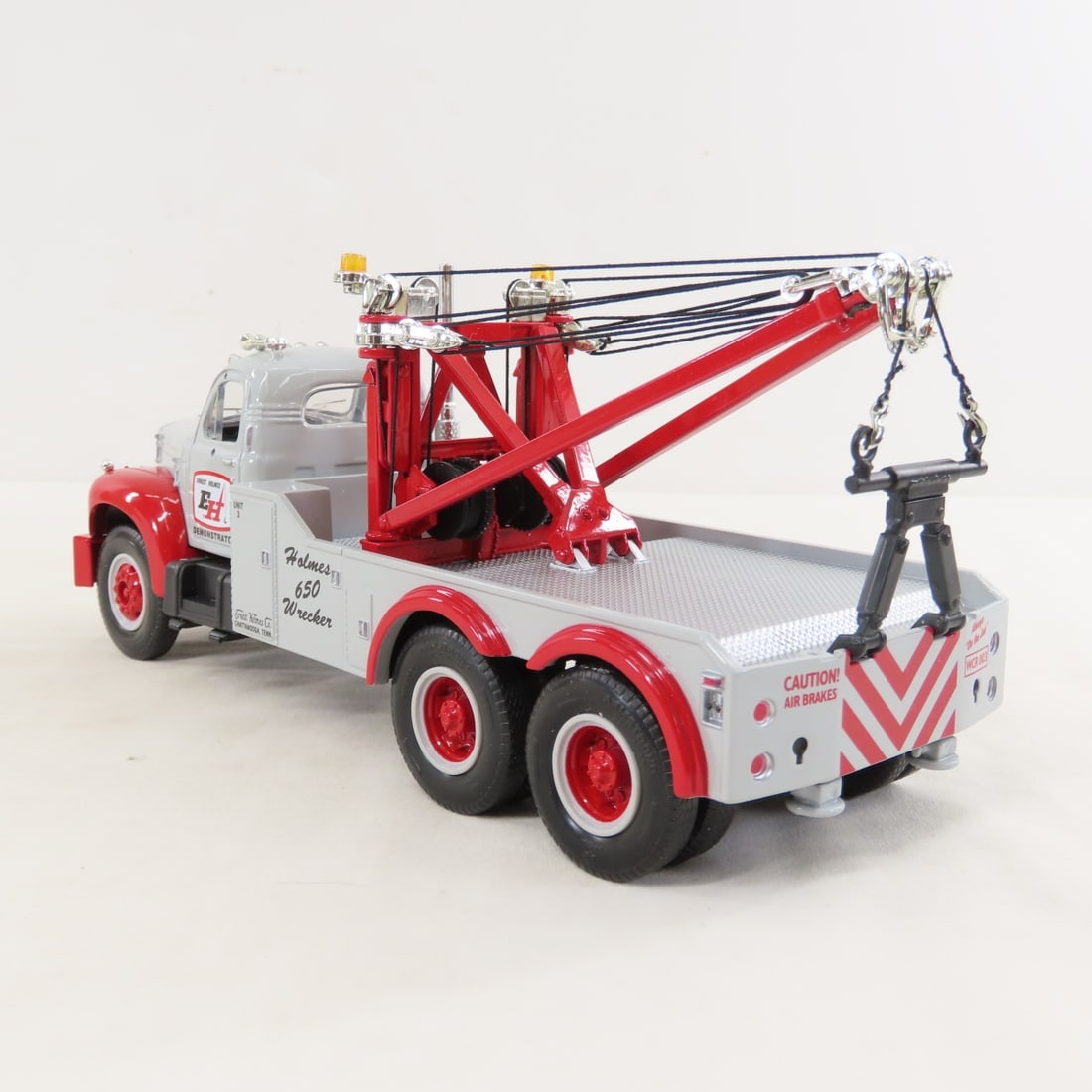 1st Gear 1:34 Ernest Holmes Mack B61 Tow Truck - 3