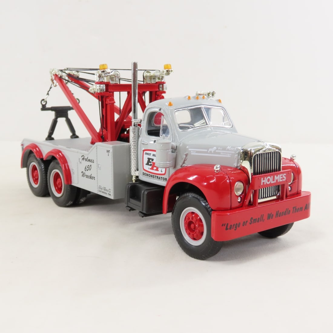 1st Gear 1:34 Ernest Holmes Mack B61 Tow Truck - 7