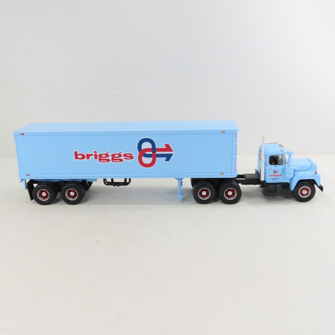 1st Gear 1:34 Briggs Mack R-Model w/35' Trailer - 6