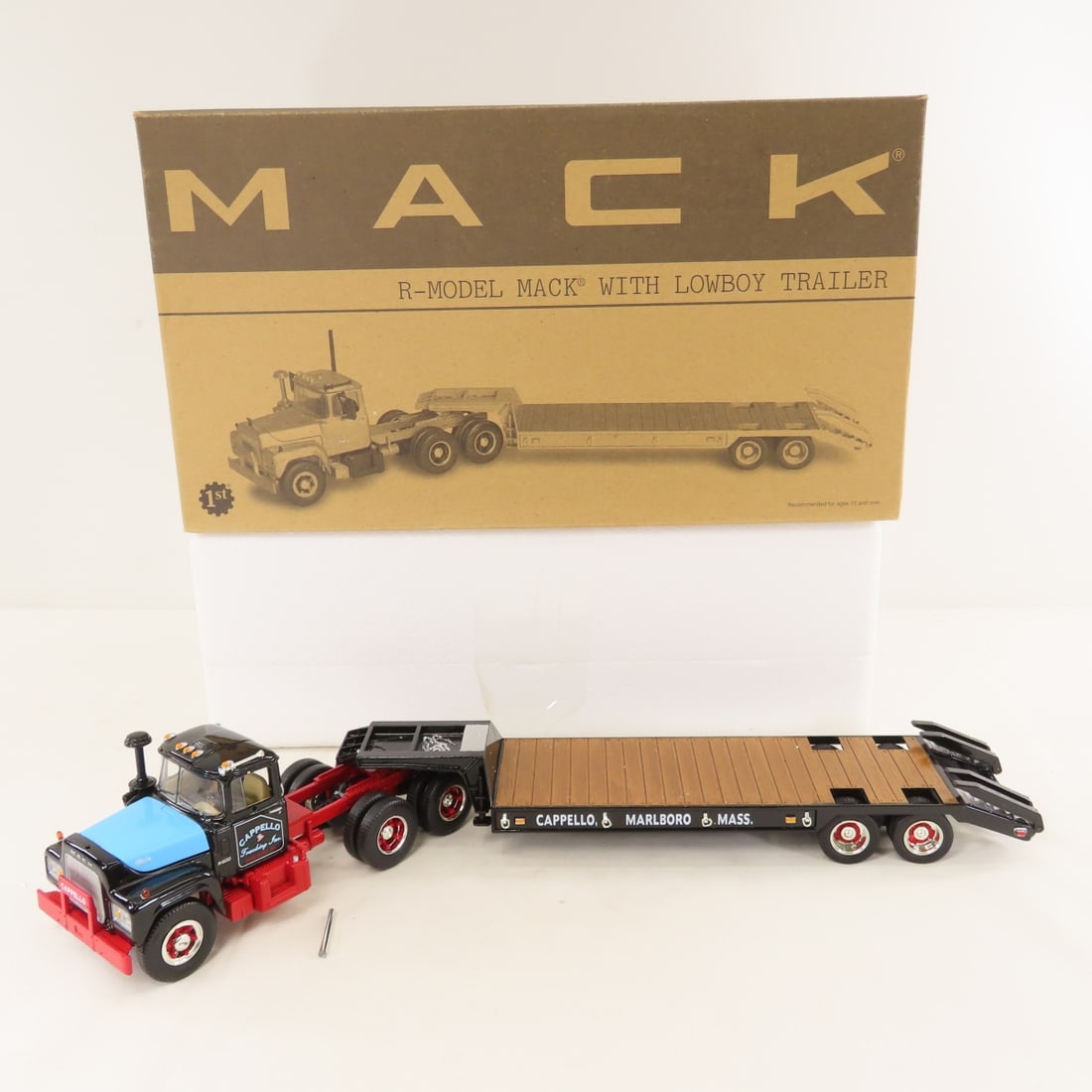 1st Gear 1:34 Capello Mack R-Model Lowboy Trailer: 1st Gear 1:34 Capello Mack R-Model Lowboy Trailer - Diecast Metal 19-2210. With original shipping box. LOT SIZE: 14x8x5" 4 LBS All information and photos, which are part of the description, are