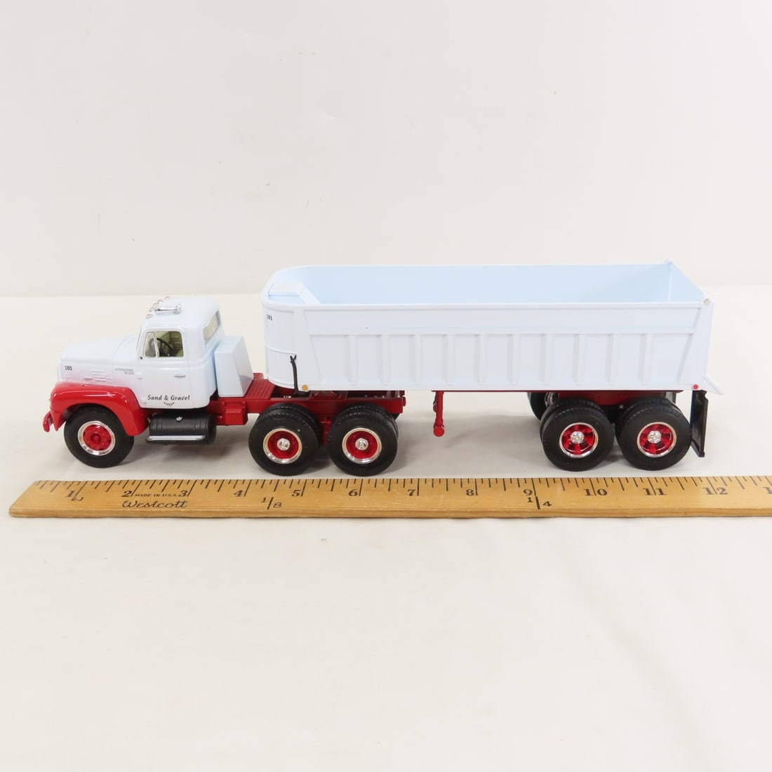 1st Gear 1:34 Sand/Gravel INTL Cab w/Dump Trailer - 2