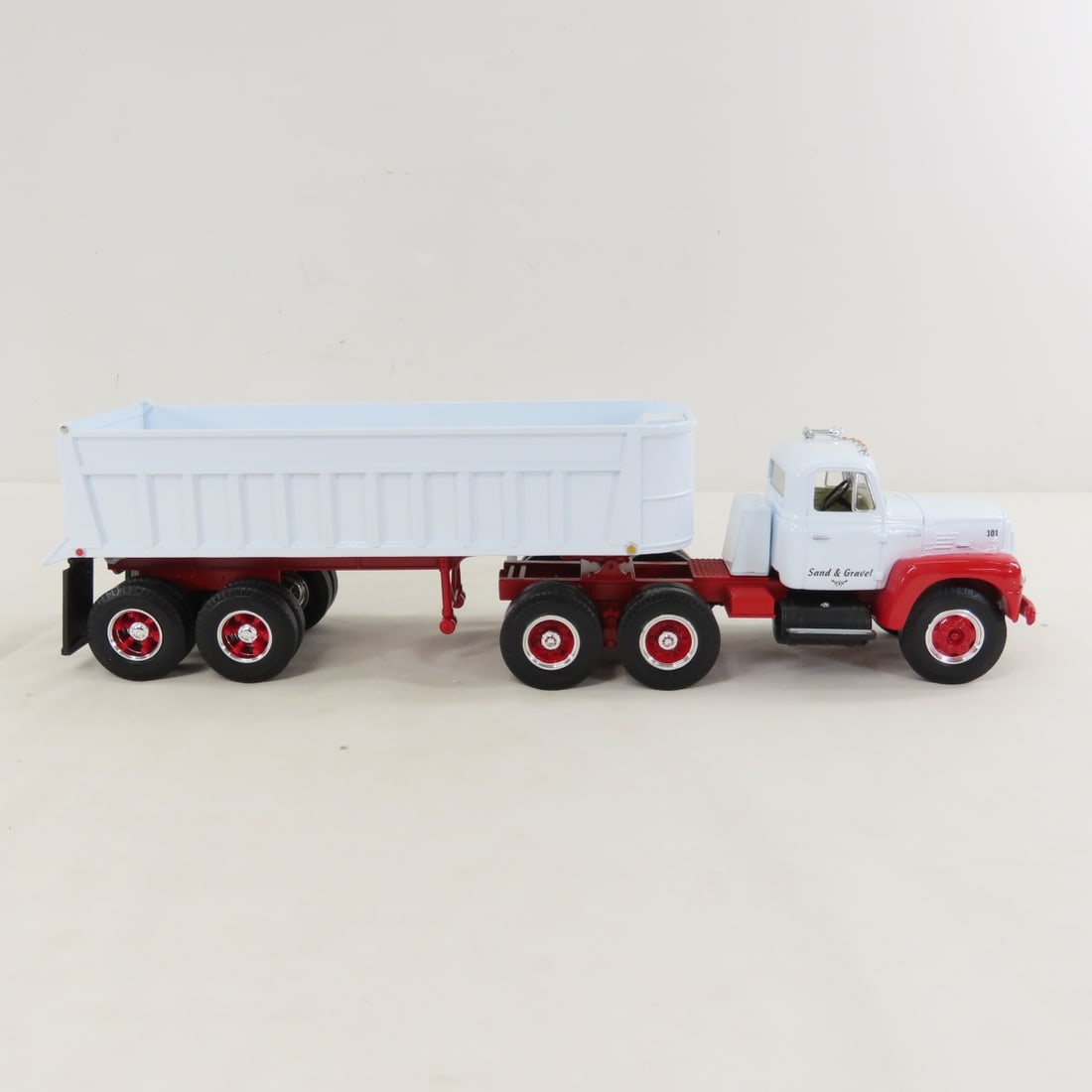 1st Gear 1:34 Sand/Gravel INTL Cab w/Dump Trailer - 6