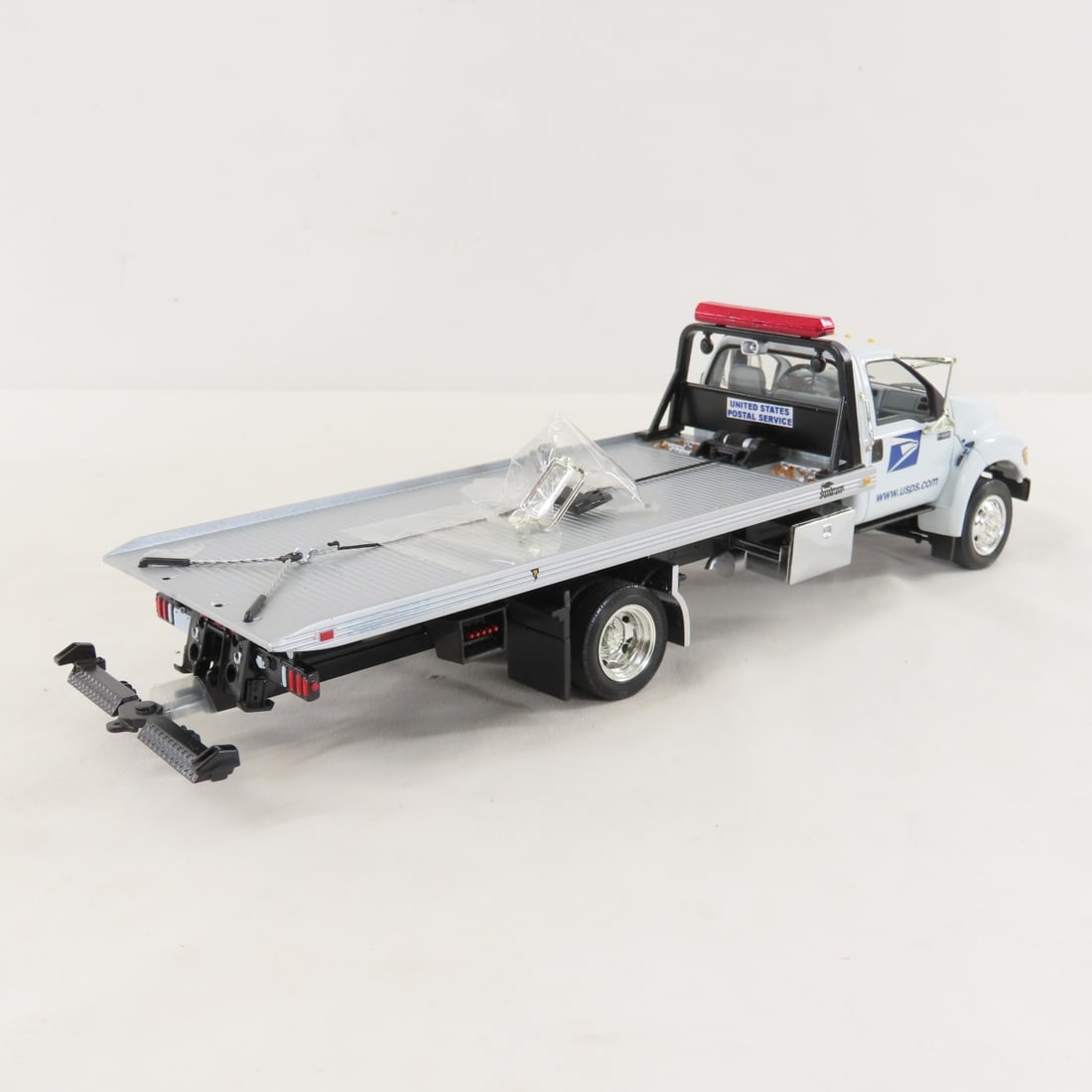 1st Gear 1:34 USPS Ford F650 w/Miller Towing Equip - 5