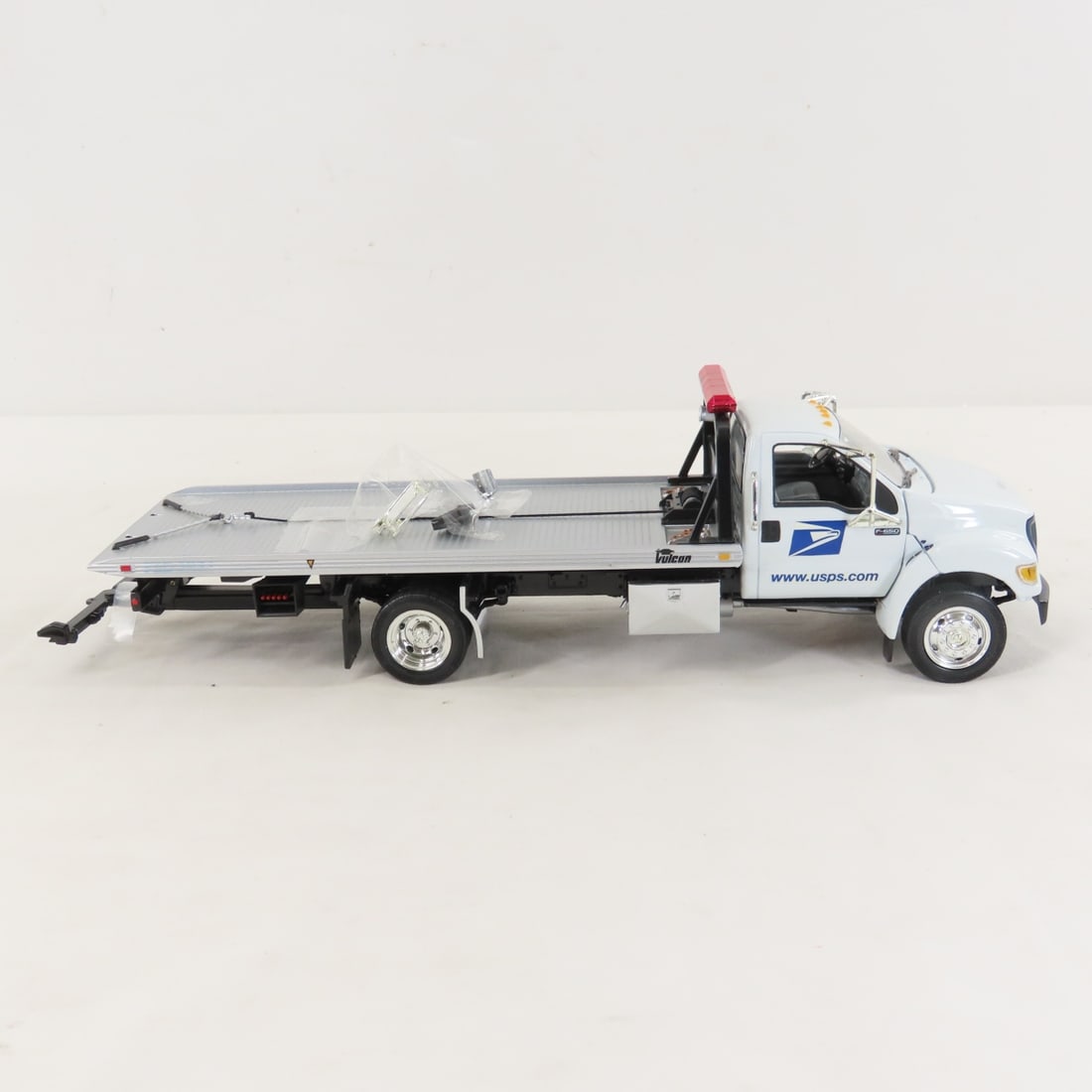 1st Gear 1:34 USPS Ford F650 w/Miller Towing Equip - 6
