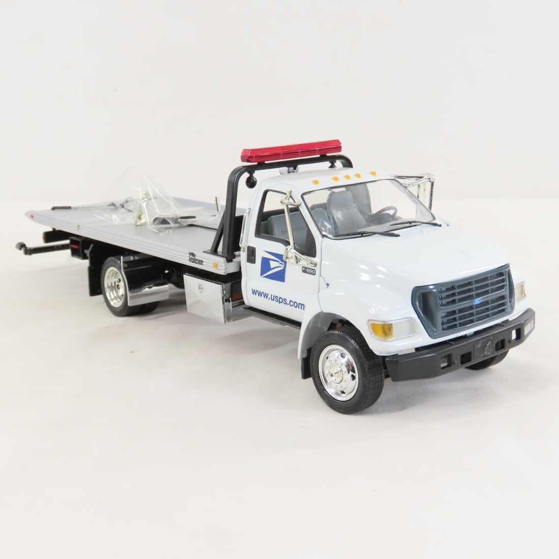 1st Gear 1:34 USPS Ford F650 w/Miller Towing Equip - 7