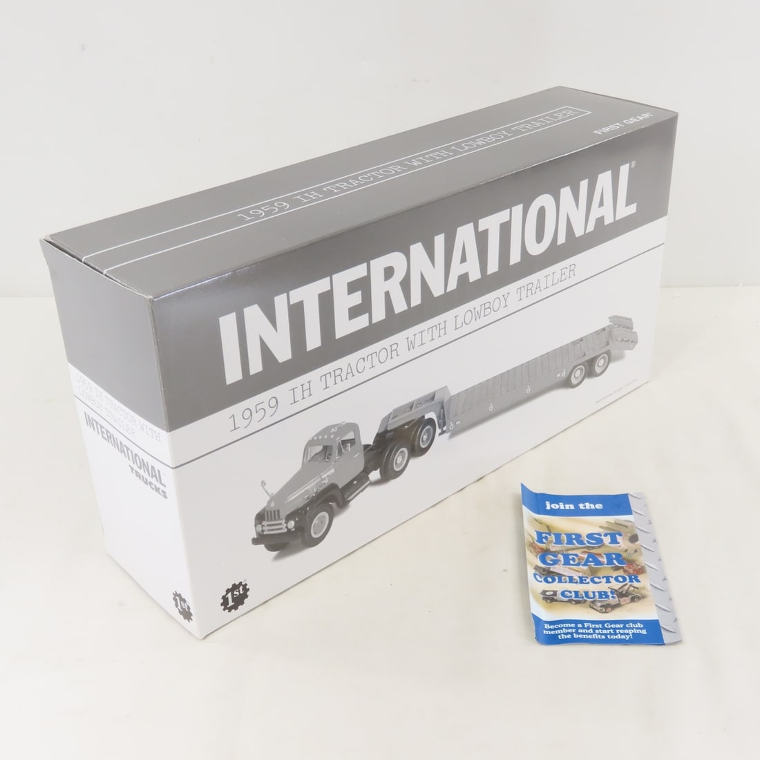 1st Gear 1959 International Tractor Lowboy Trailer - 12