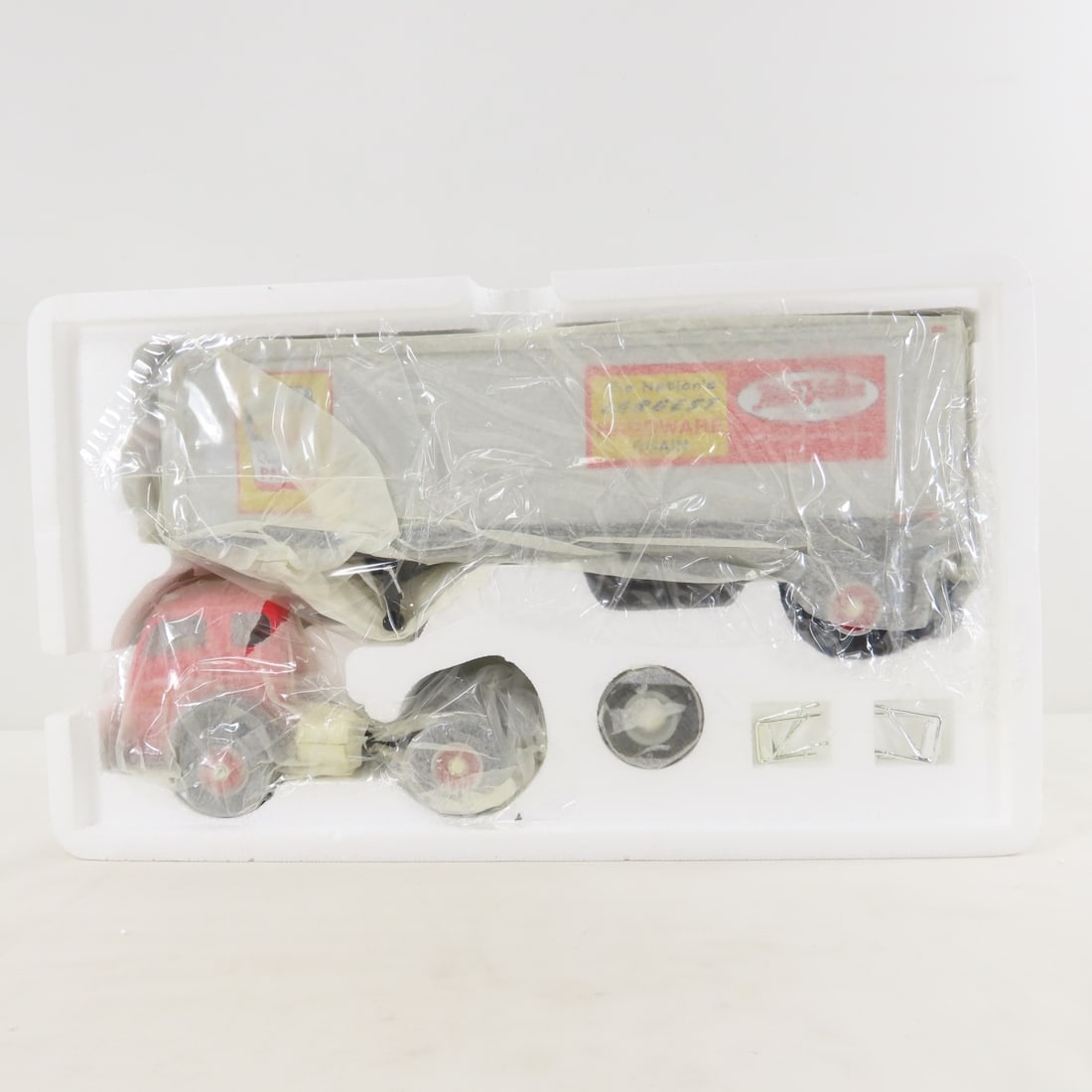 1st Gear True Value 1953 White 3000 Cab & Trailer - 2