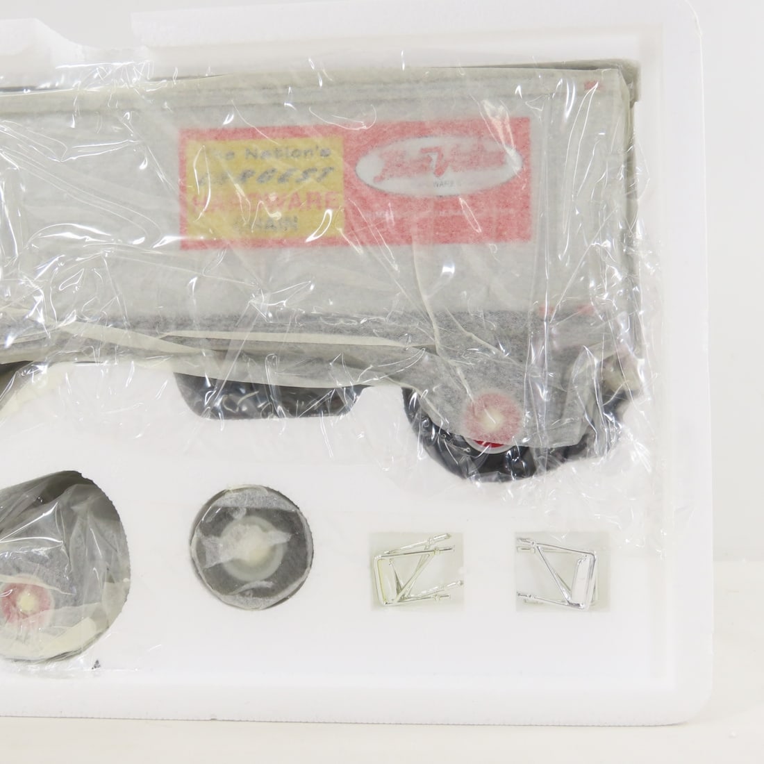 1st Gear True Value 1953 White 3000 Cab & Trailer - 4