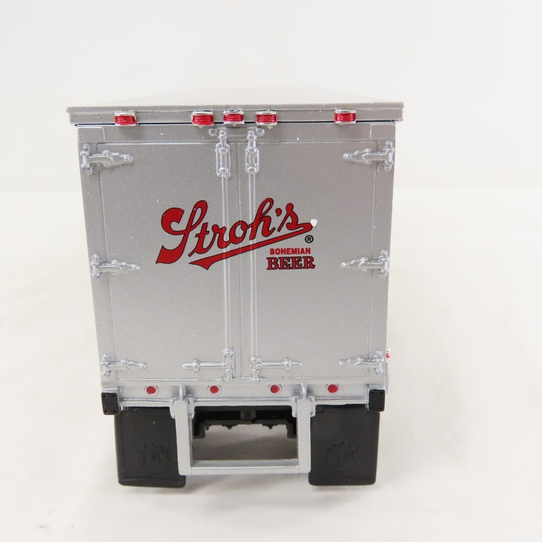 1st Gear Stroh's Beer 1953 White 3000 Cab/Trailer - 4