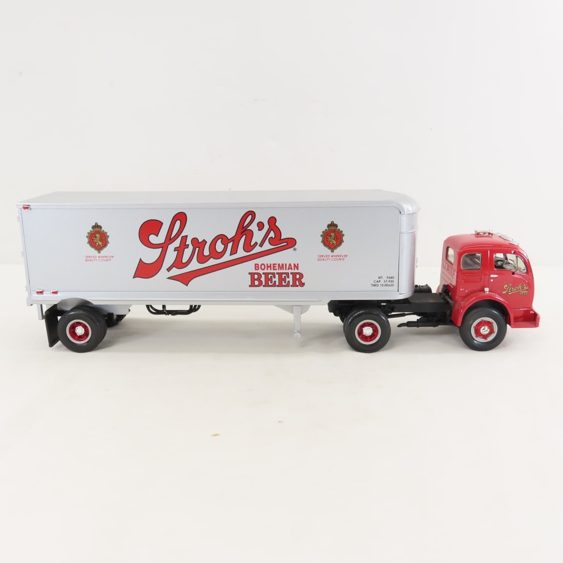 1st Gear Stroh's Beer 1953 White 3000 Cab/Trailer - 6