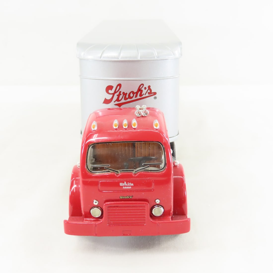 1st Gear Stroh's Beer 1953 White 3000 Cab/Trailer - 8