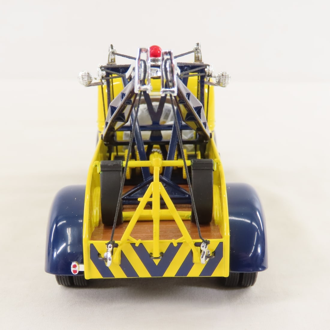 1st Gear 1:34 NAPA 75th 1937 Chevrolet Tow Truck - 4