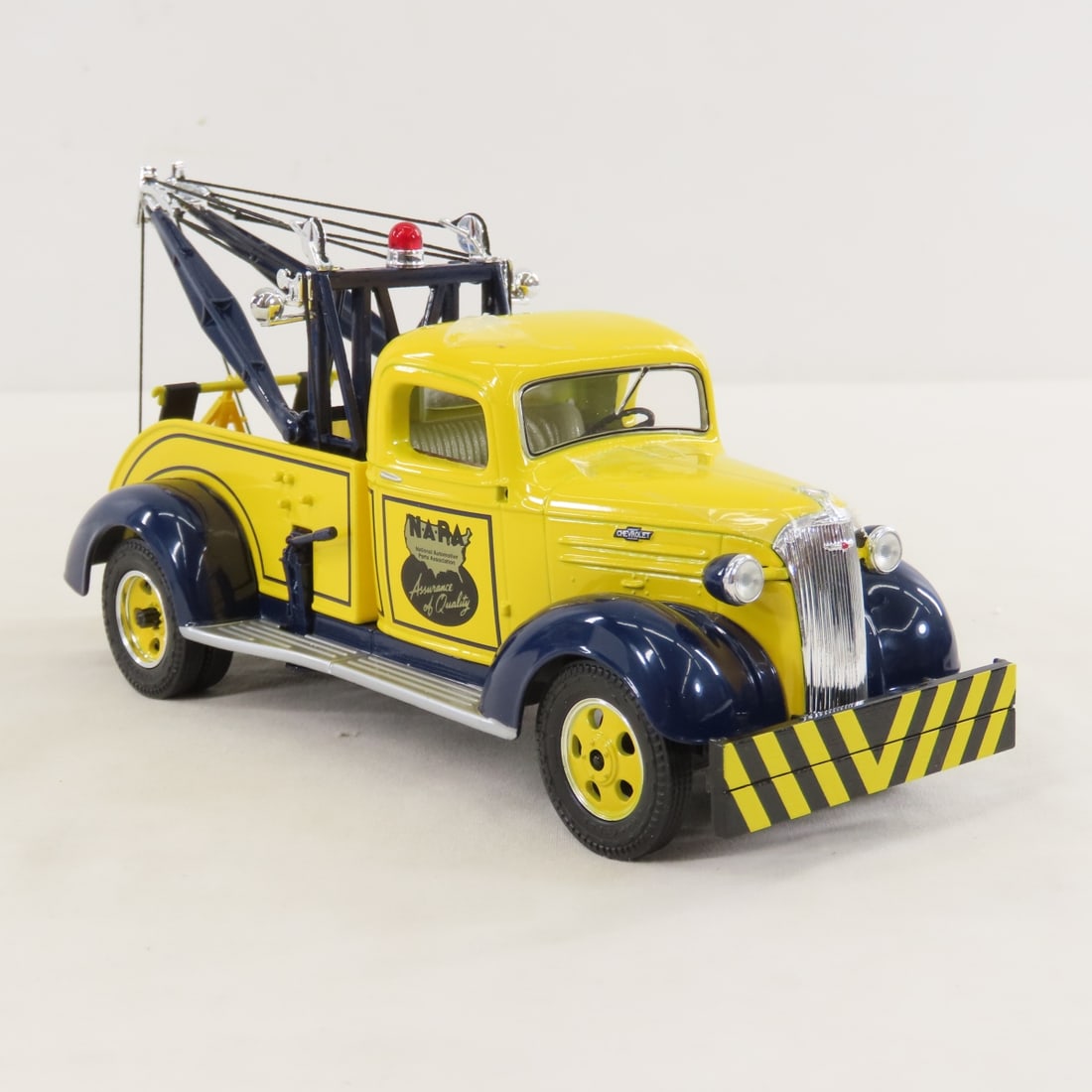 1st Gear 1:34 NAPA 75th 1937 Chevrolet Tow Truck - 7