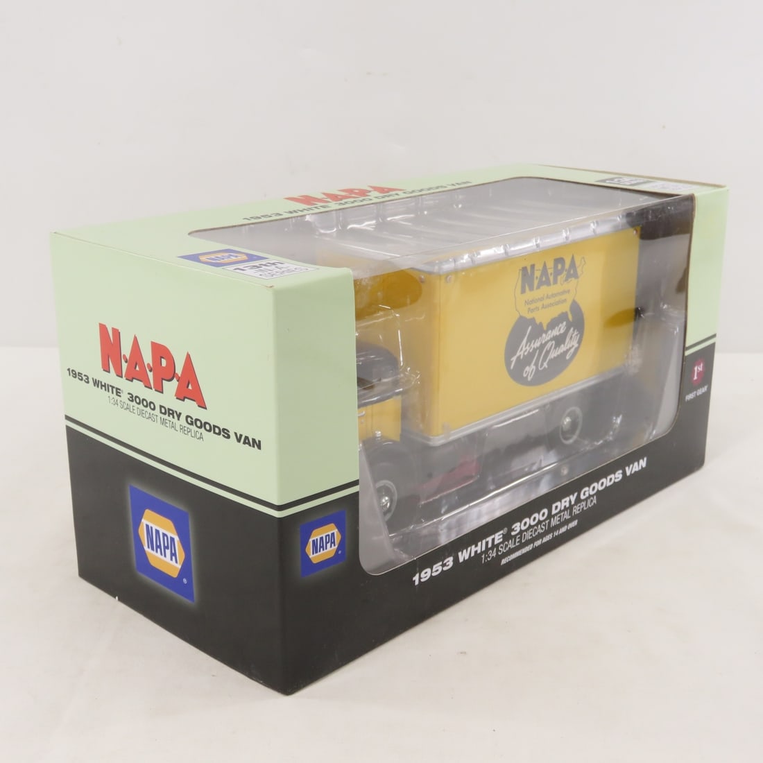 1st Gear 1:34 NAPA 1953 White 3000 Dry Goods Van - 2