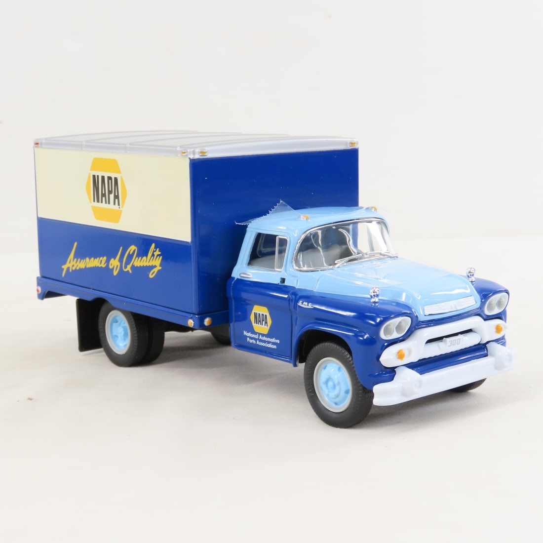 1st Gear 1:34 NAPA 75th 1958 GMC Straight Truck - 7