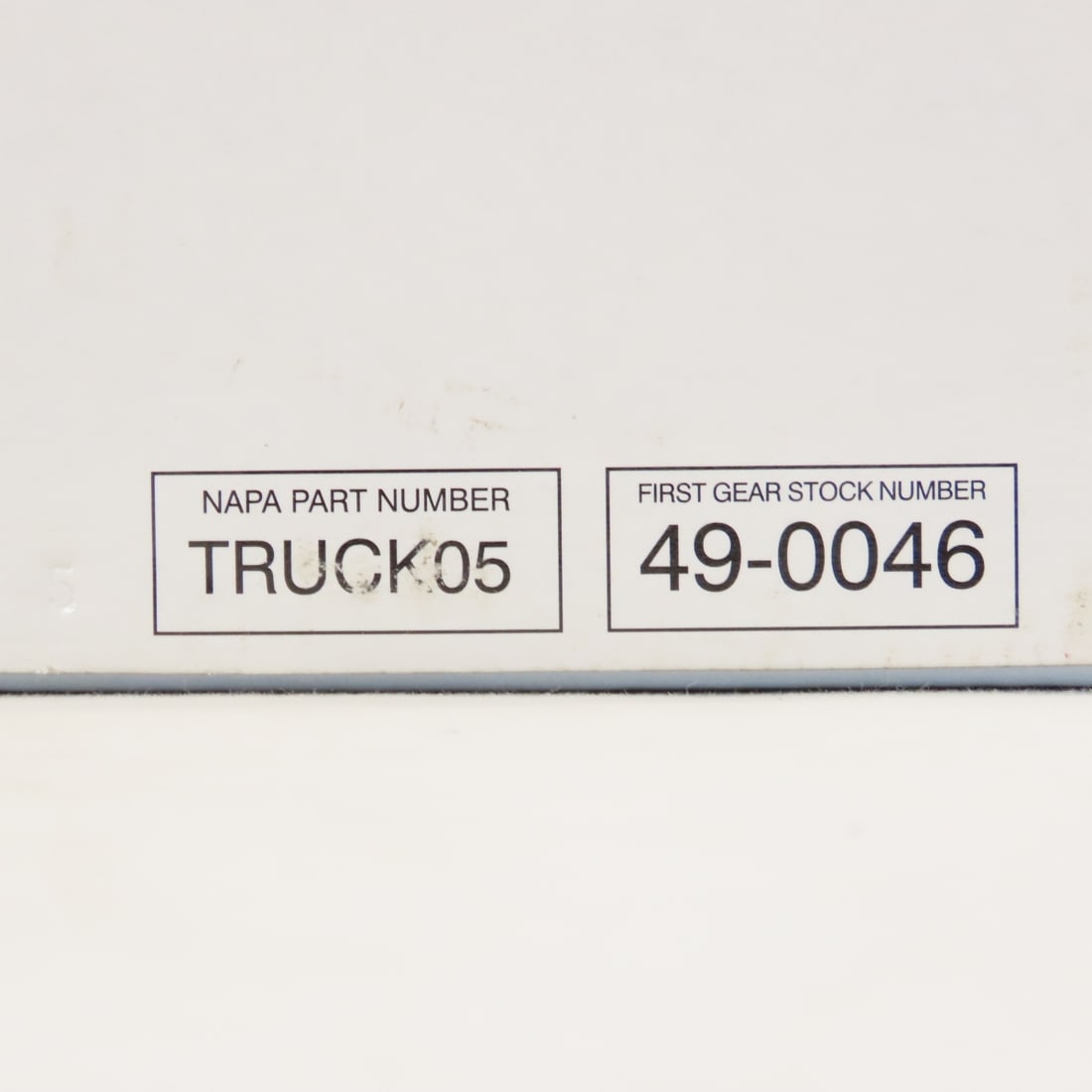 1st Gear 1:25 NAPA 1953 INTL Travelall Parts Van - 9