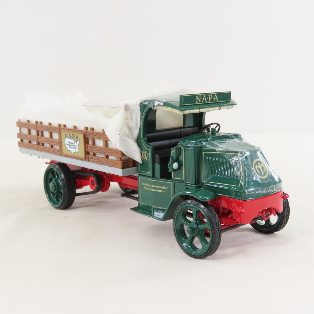 1st Gear 1:25 NAPA 75th 1925 Mack AC Stake Truck - 7
