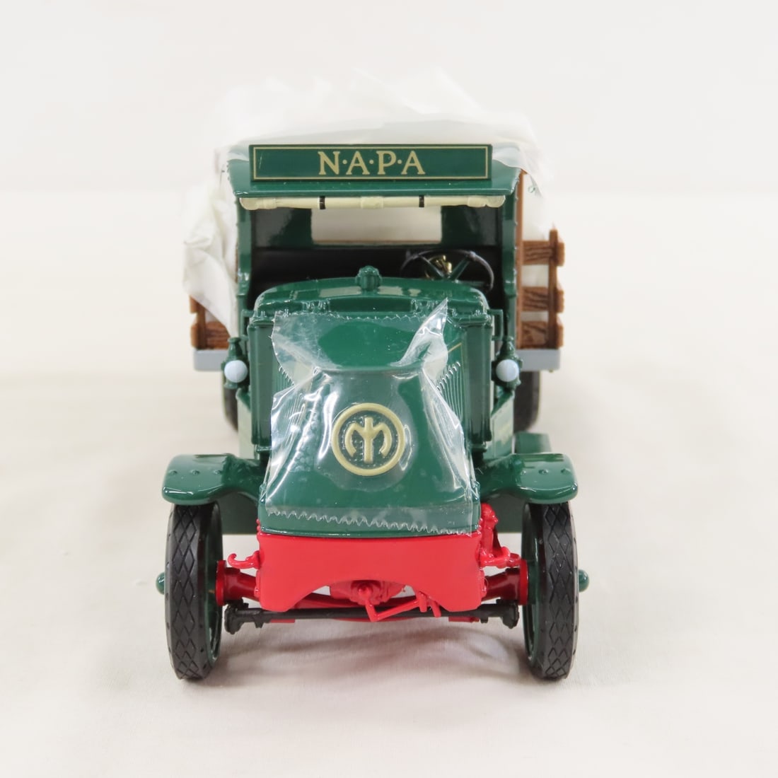 1st Gear 1:25 NAPA 75th 1925 Mack AC Stake Truck - 8