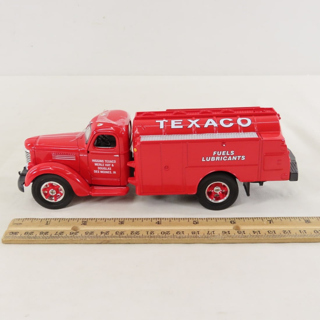 1st Gear 1:34 Texaco 1949 IHC KB8 Tanker - 2