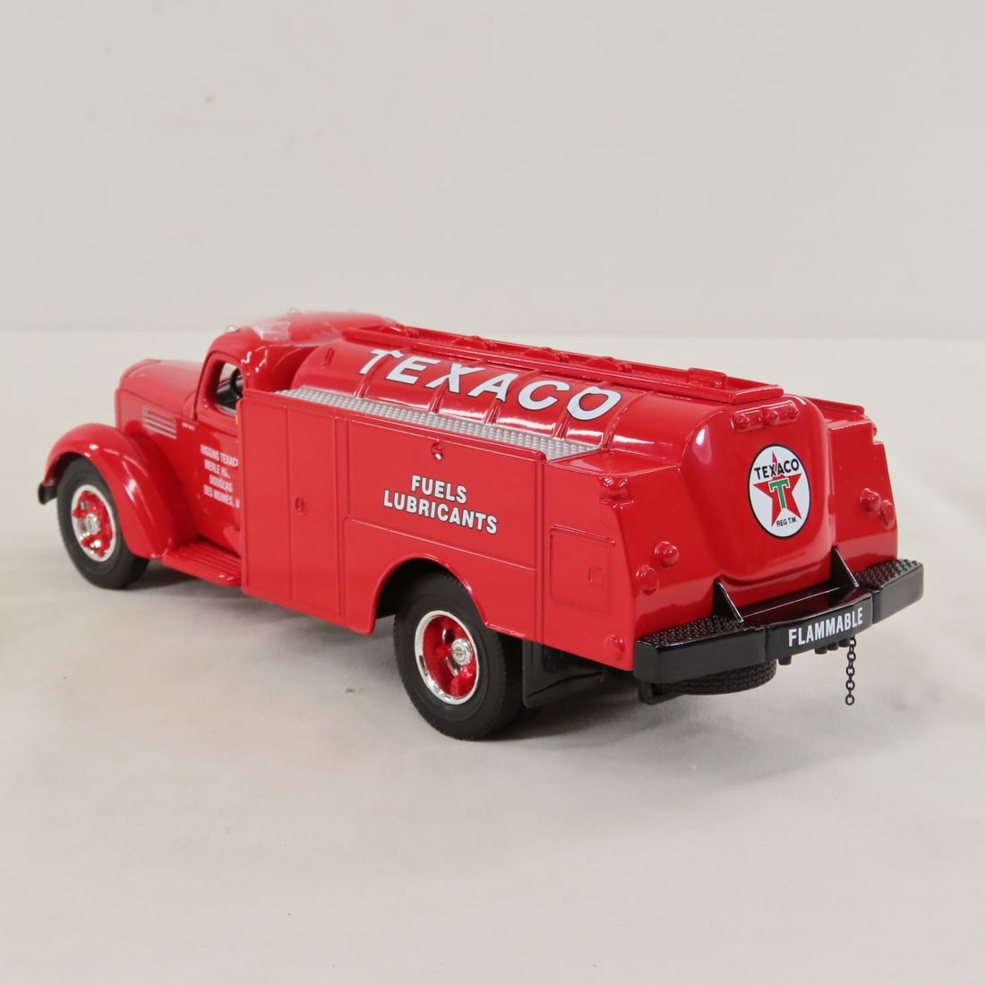 1st Gear 1:34 Texaco 1949 IHC KB8 Tanker - 3