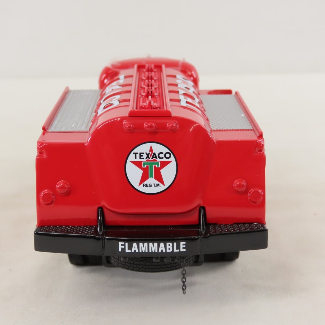 1st Gear 1:34 Texaco 1949 IHC KB8 Tanker - 4