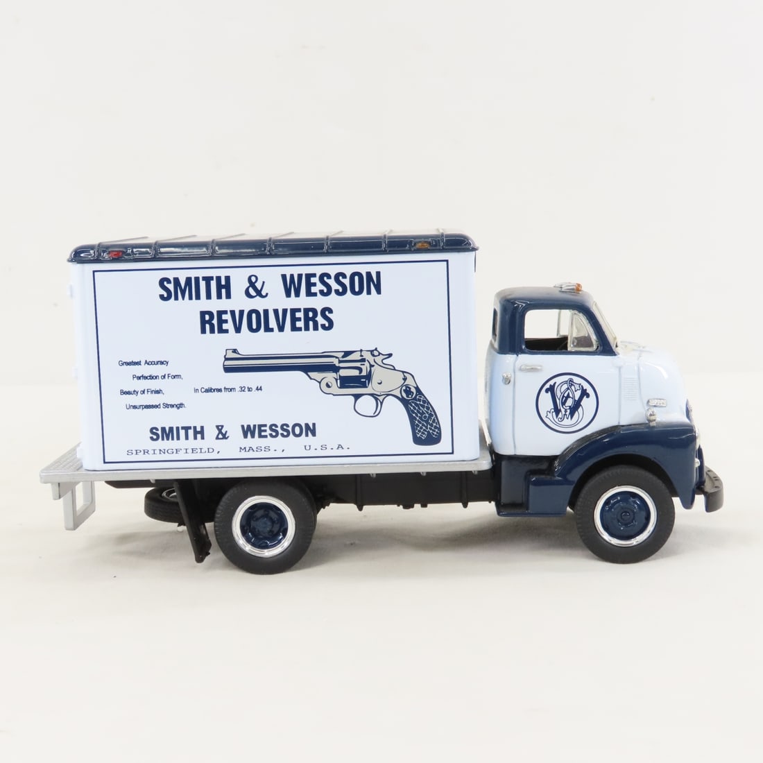 1st Gear Smith & Wesson 1952 GMC Dry Goods Van - 6