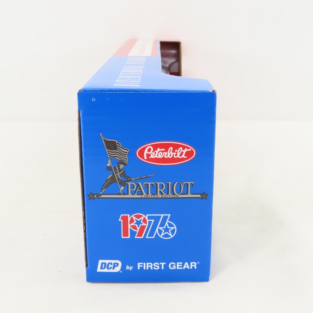 1st Gear Peterbilt 359 1976 Bicentennial Patriot - 3