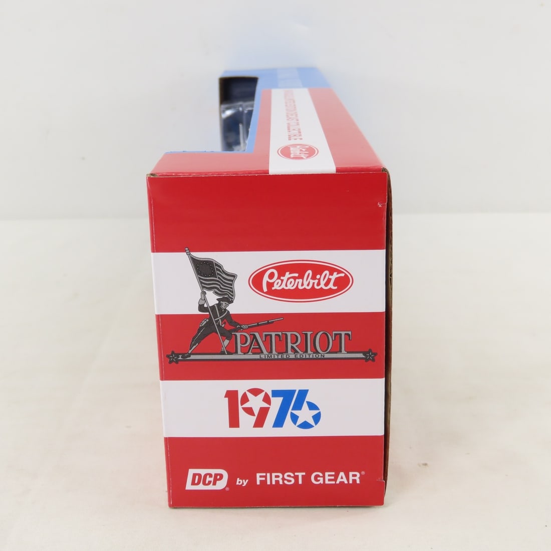 1st Gear Peterbilt 359 1976 Bicentennial Patriot - 5