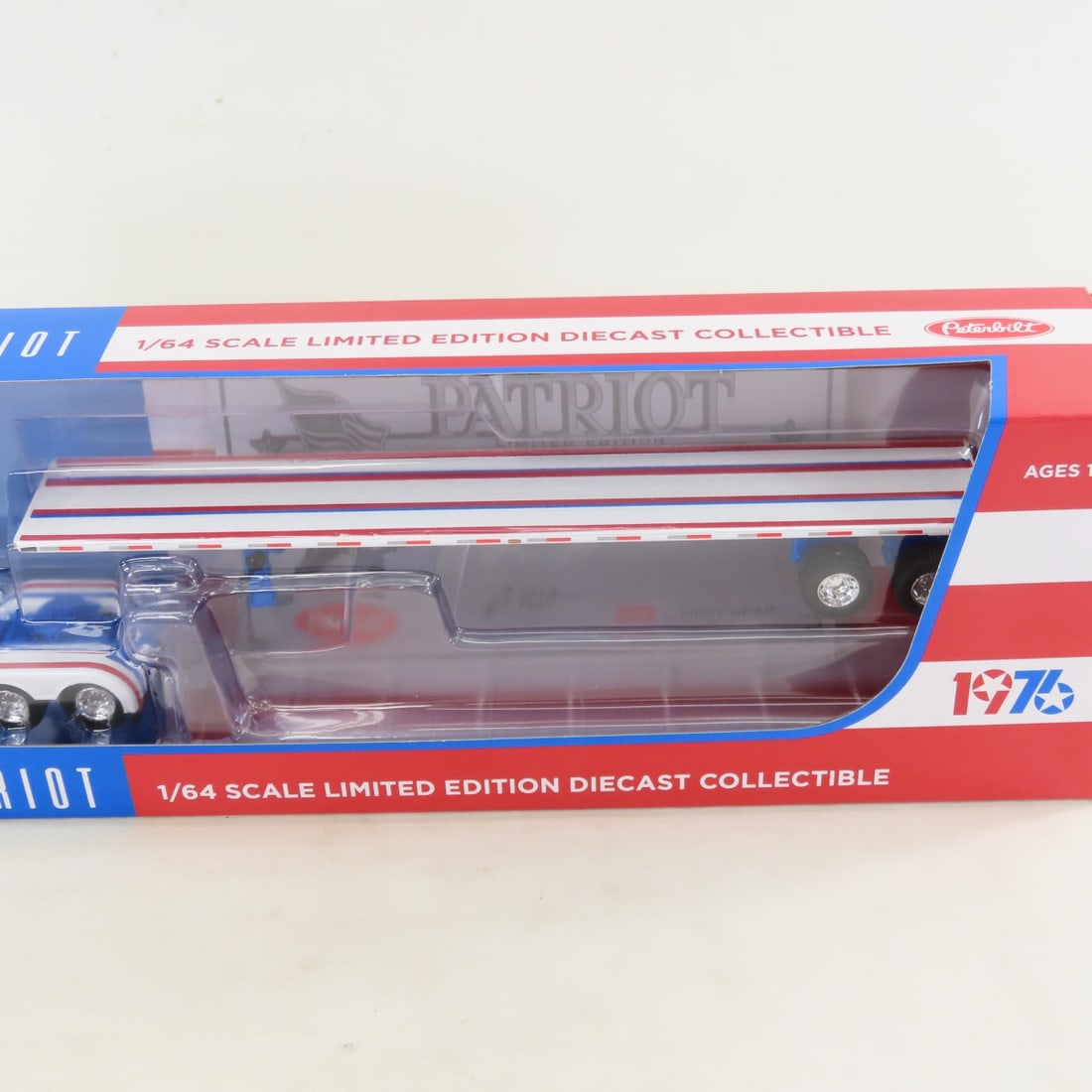 1st Gear Peterbilt 359 1976 Bicentennial Patriot - 9