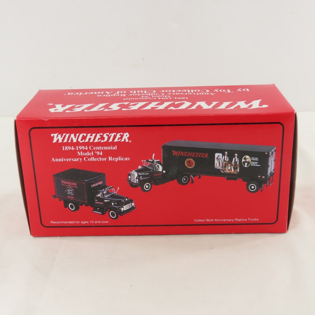 1st Gear 1:34 Winchester 1957 INTL R190 Box Truck - 14