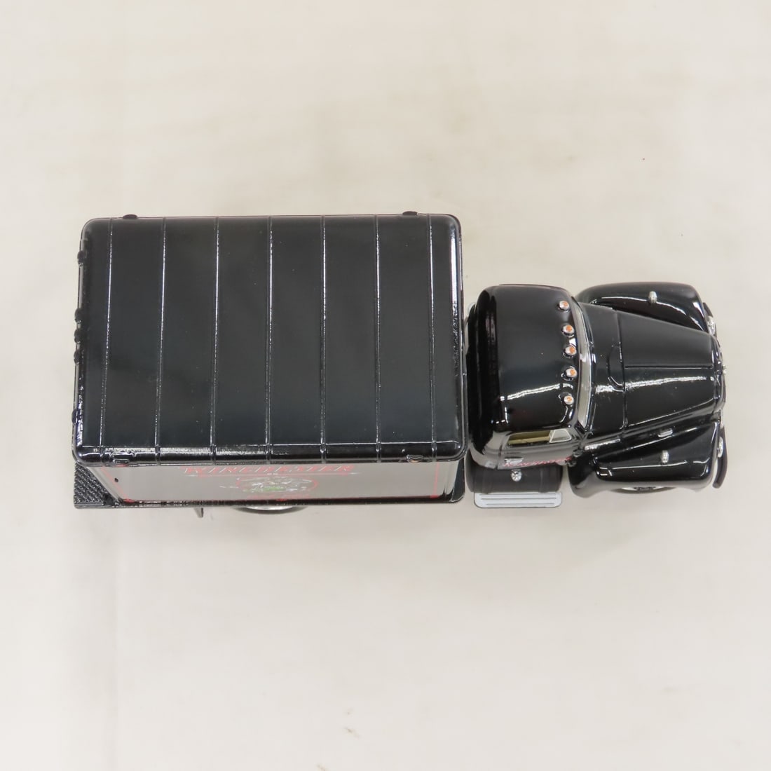1st Gear 1:34 Winchester 1957 INTL R190 Box Truck - 9