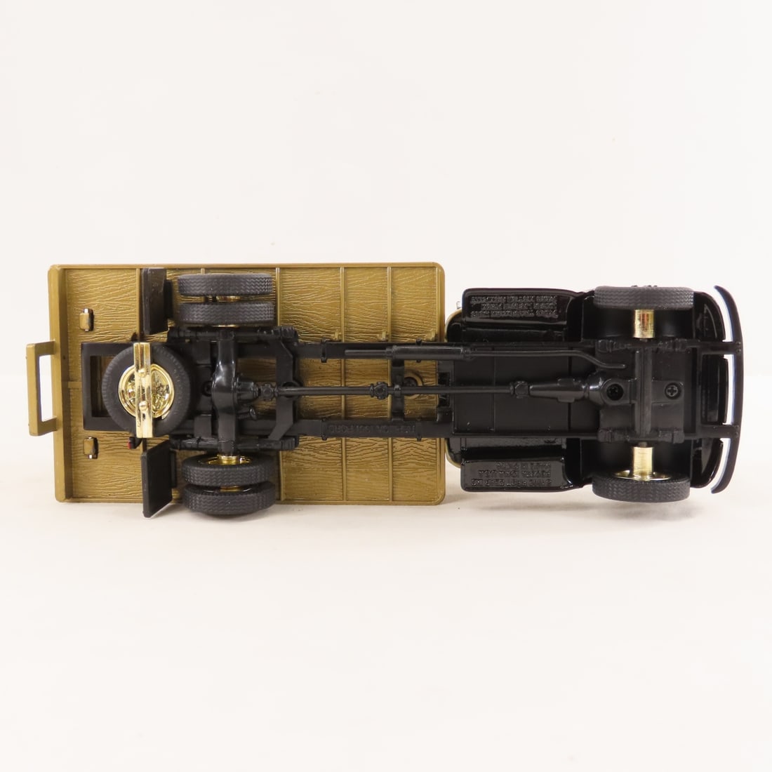 1st Gear 1:34 Winchester 100th 1885-1895 Box Truck - 10