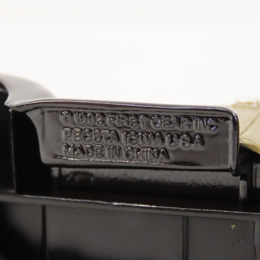 1st Gear 1:34 Winchester 100th 1885-1895 Box Truck - 11