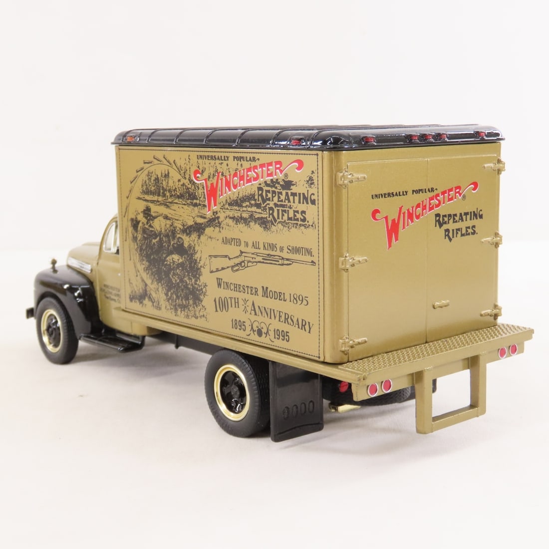 1st Gear 1:34 Winchester 100th 1885-1895 Box Truck - 3