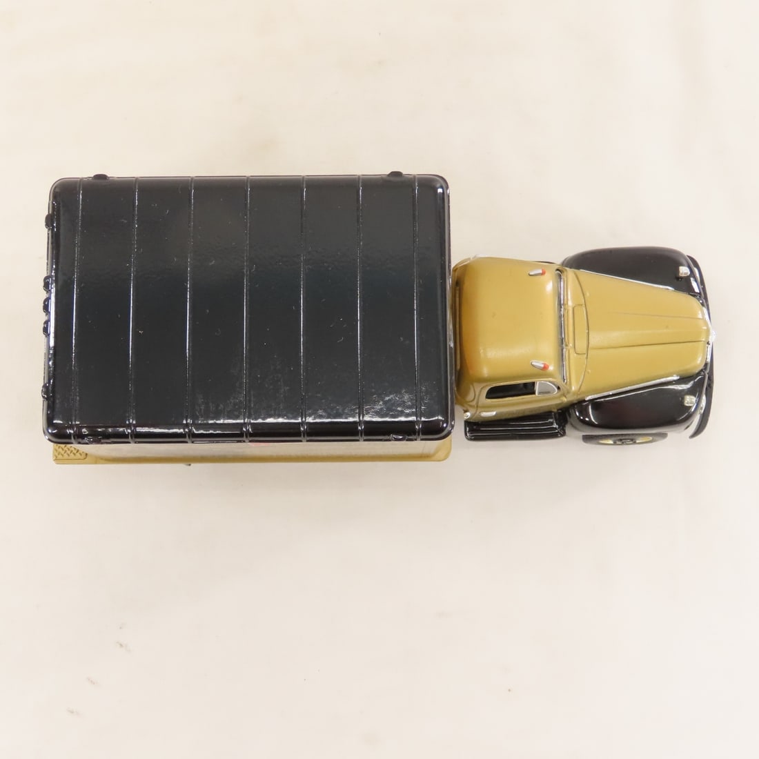 1st Gear 1:34 Winchester 100th 1885-1895 Box Truck - 9