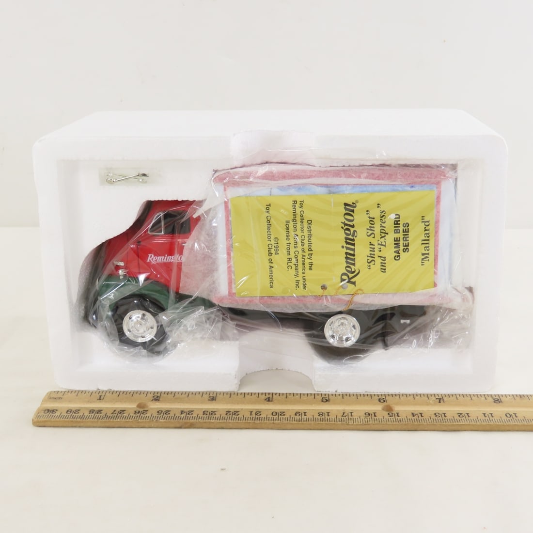 1st Gear 1:34 Remington Mallard 1952 GMC Truck - 2