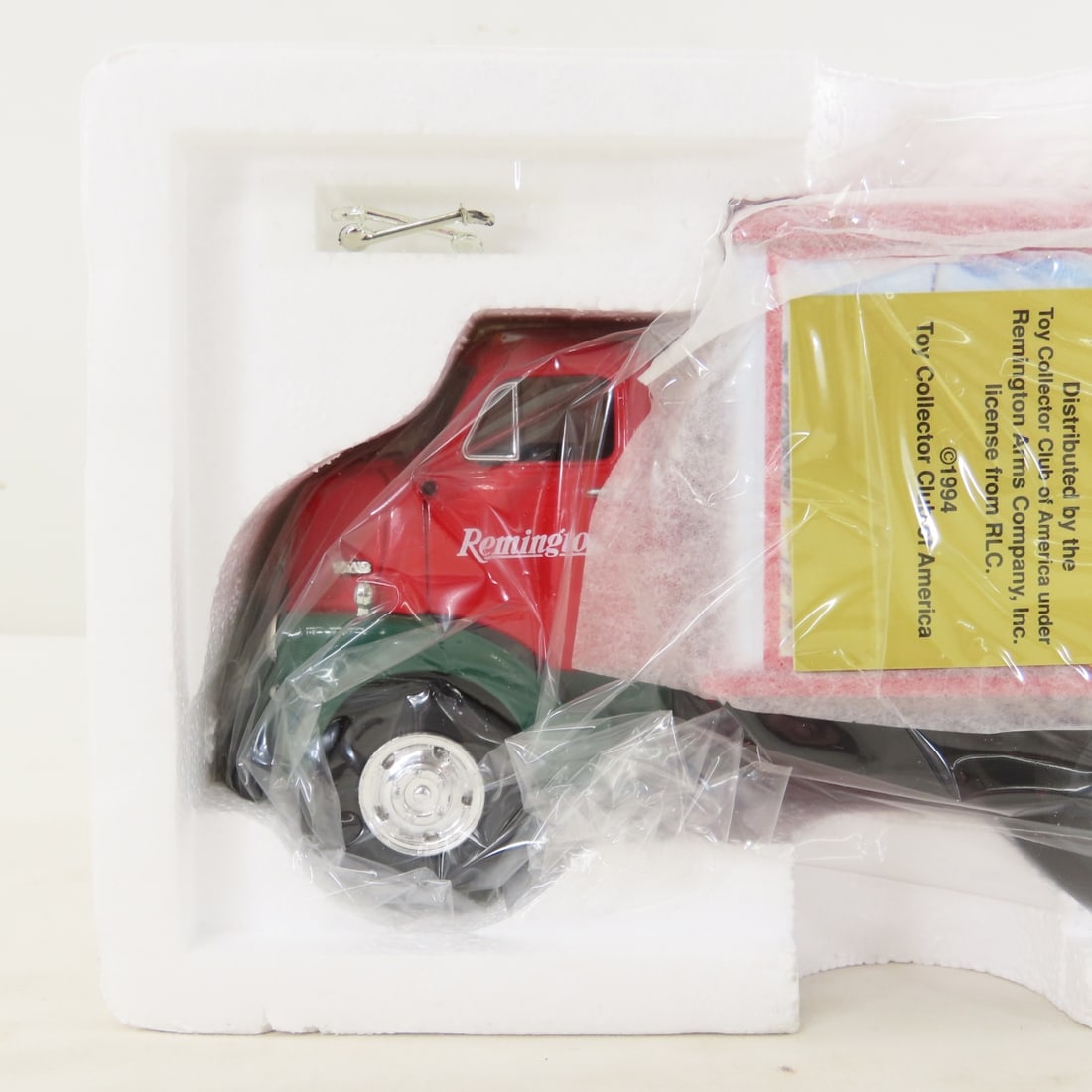 1st Gear 1:34 Remington Mallard 1952 GMC Truck - 3