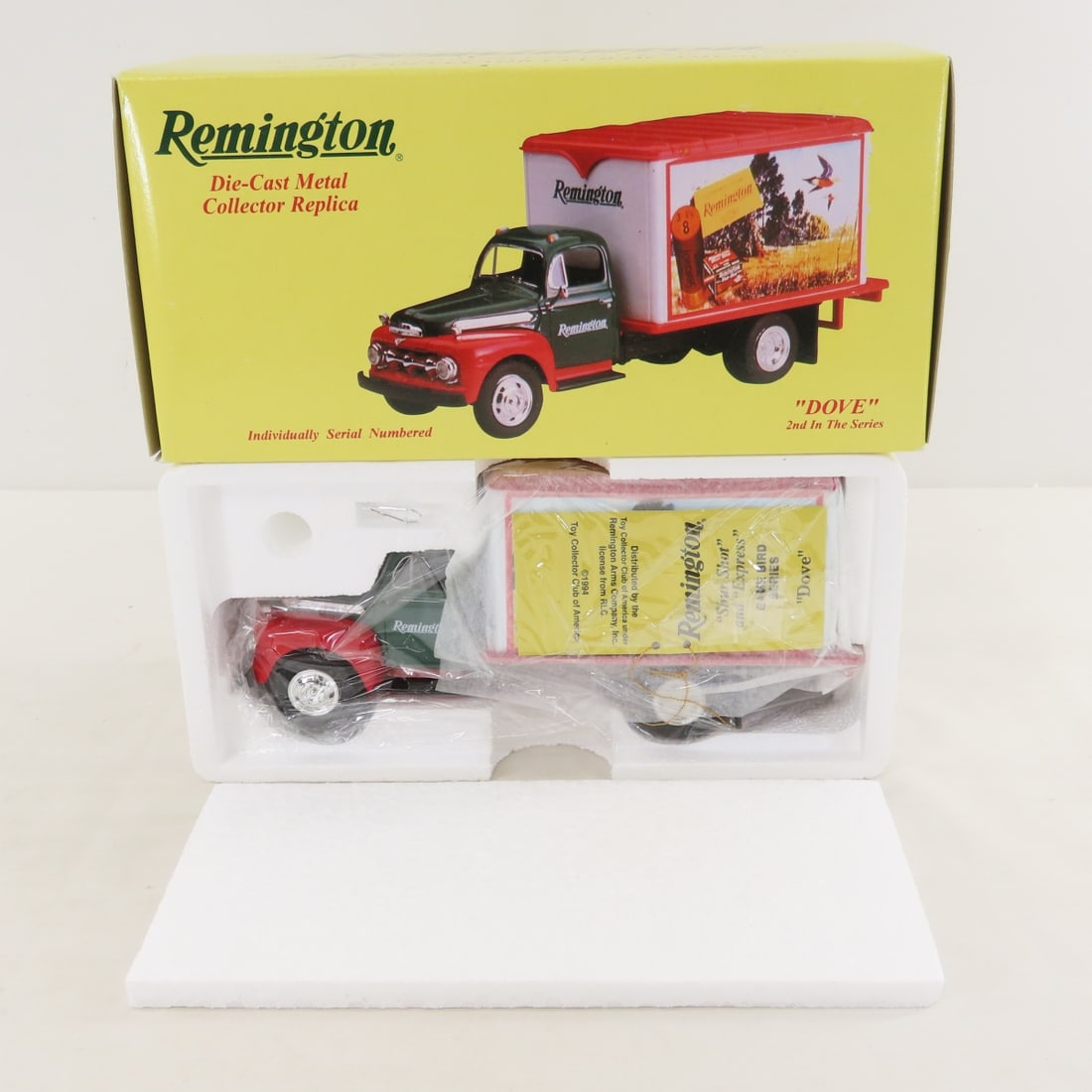 1st Gear Remington Dove 1951 Ford Dry Goods Truck: 1st Gear Remington Dove 1951 Ford Dry Goods Truck - Diecast Metal 10-1082. Second in a series. LOT SIZE: 9x4x4" 2 LBS All information and photos, which are part of the description, are intended to be 