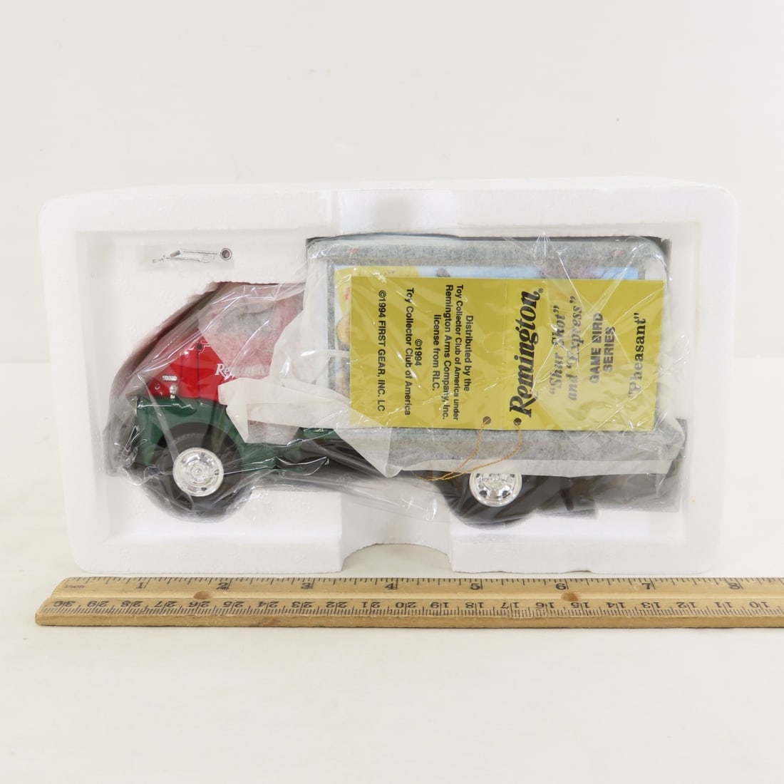 1st Gear 1:34 Remington Pheasant Dry Goods Truck - 2