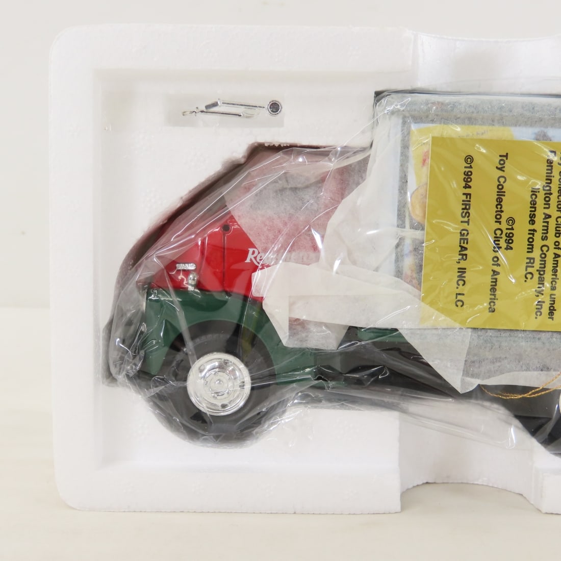 1st Gear 1:34 Remington Pheasant Dry Goods Truck - 3