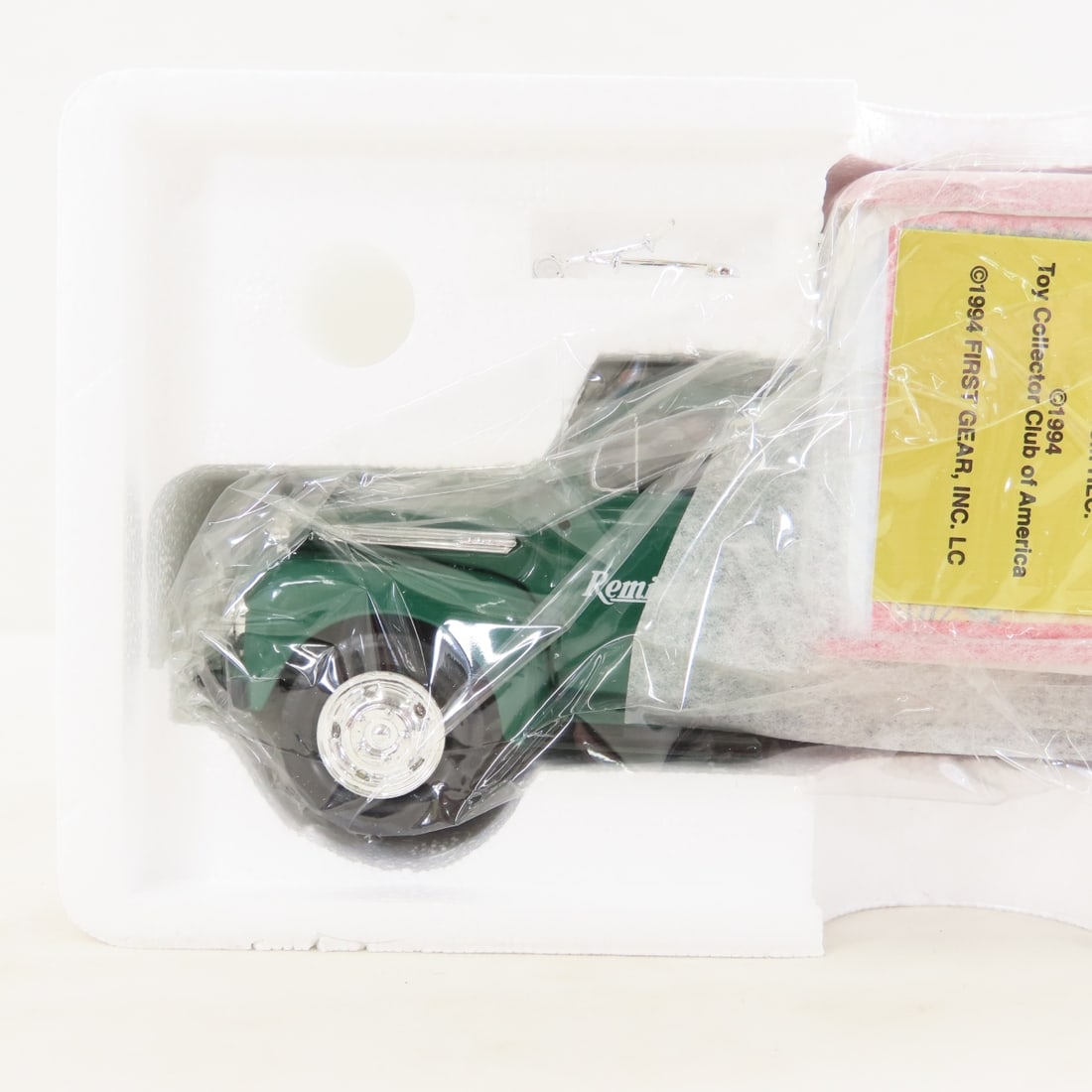 1st Gear 1:34 Remington Quail Dry Goods Ford Truck - 3