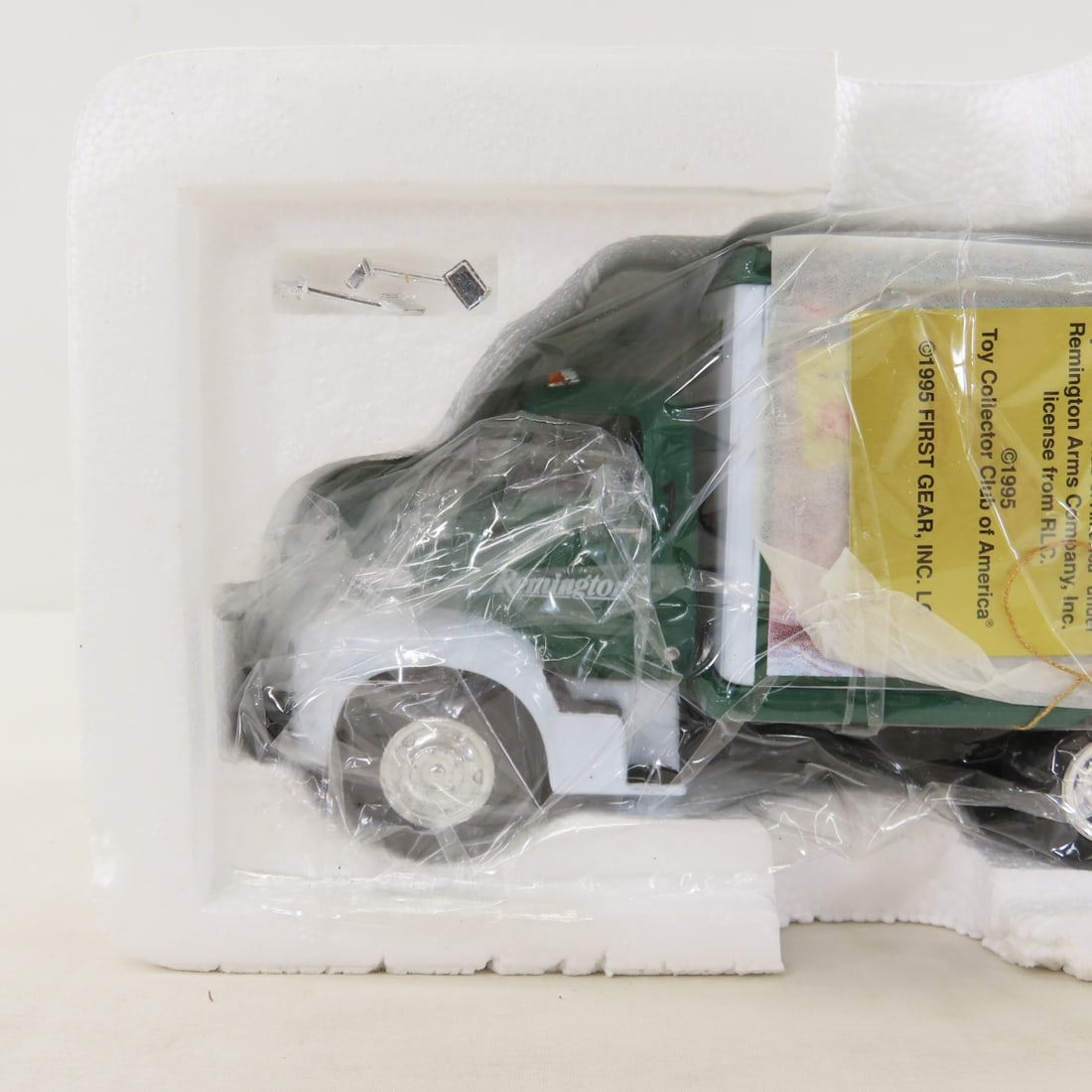 1st 1:34 Remington Moose 1953 Ford C600 Truck - 3