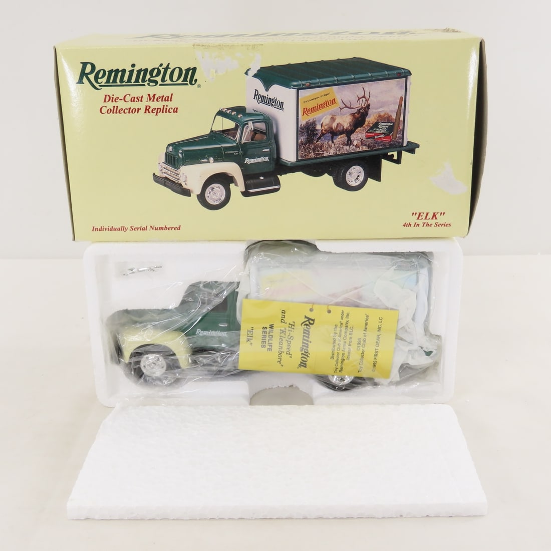 1st Gear Remington Elk 1957 INTL Dry Goods Truck: 1st Gear Remington Elk 1957 INTL Dry Goods Truck - 1:34 Diecast Metal 10-1573 1957 International Box Truck. 4th in a series, some damage on box. LOT SIZE: 9x4x4" 2 LBS All information and photos, whic