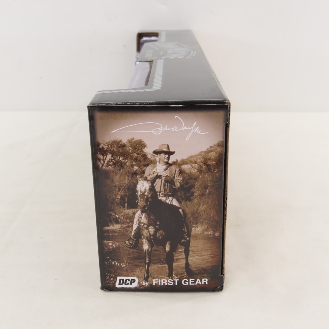 1st Gear 1:64 John Wayne Kenworth W900A Courage - 5