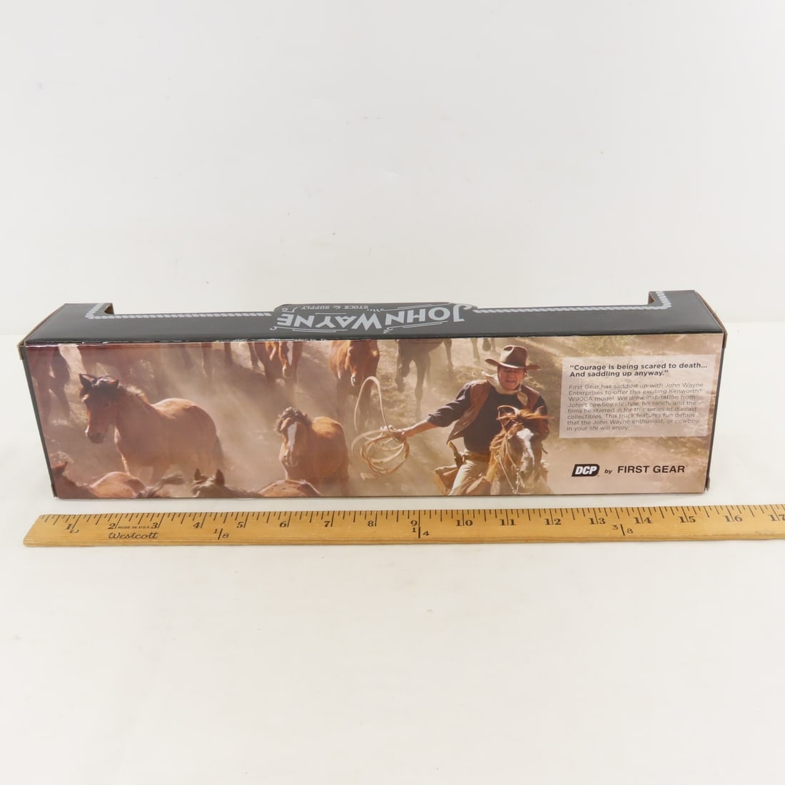 1st Gear 1:64 John Wayne Kenworth W900A Cattle Co - 4