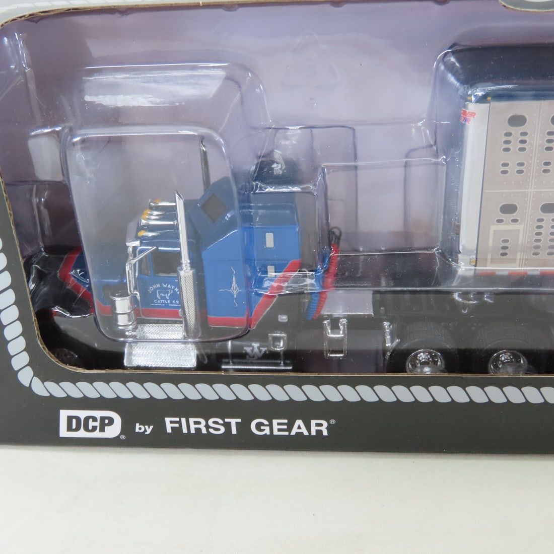 1st Gear 1:64 John Wayne Kenworth W900A Cattle Co - 8